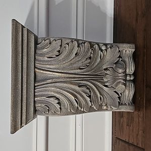 Home Interiors & Gifts Vintage Ornate fleur de lis accent Shelf